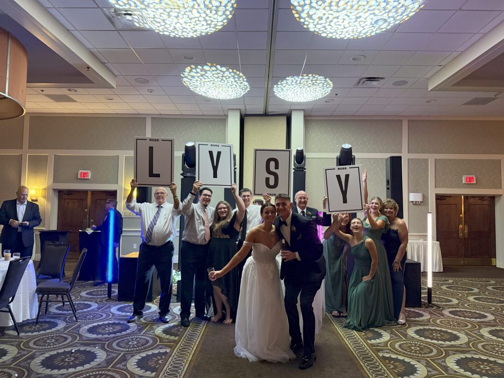 How to Choose the Perfect Wedding DJ for Your Big Day